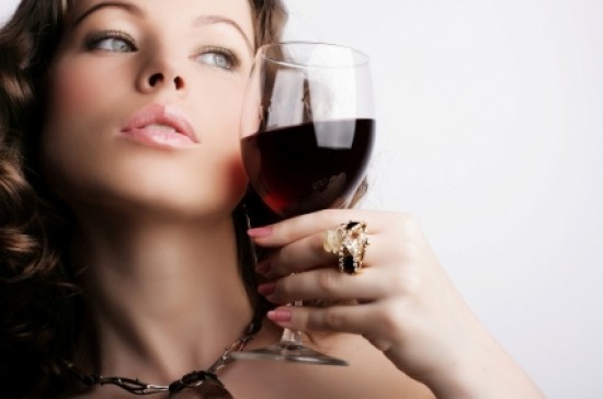 Megszépíti a nőket az alkohol?