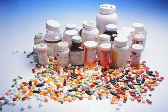 Mintegy hétszáz gyógyszer ára csökken októberben