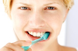 Csillogó fogak: Ezt tedd, ha nem tudsz naponta 3-szor fogat mosni